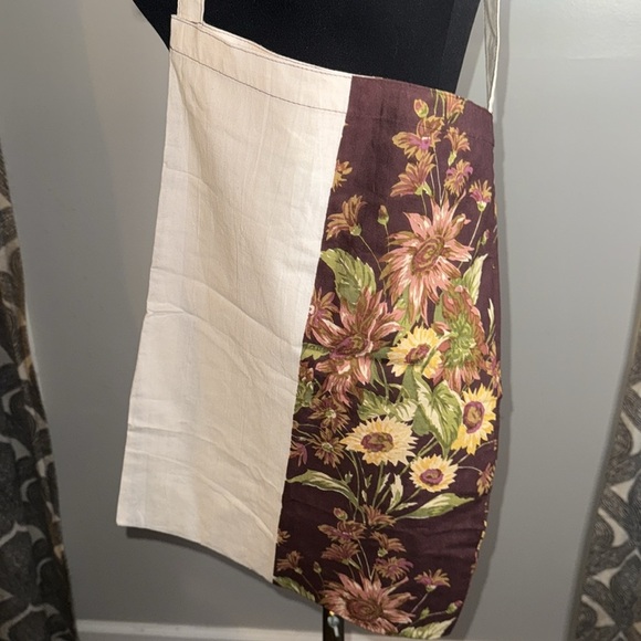 April Cornell 50th Anniversary Tote Bag - Picture 4 of 5